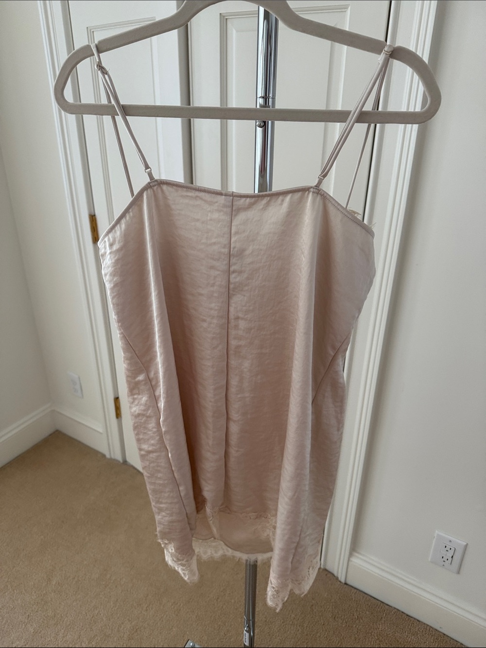 H&M Lace Mini Dress in Champagne - Picture 3 of 3